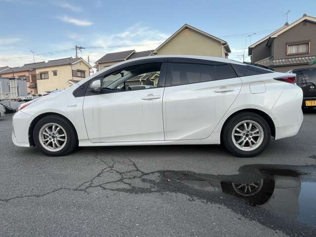 トヨタ プリウス １．８ Ｓ セーフティ プラス H28年 (近畿) 99