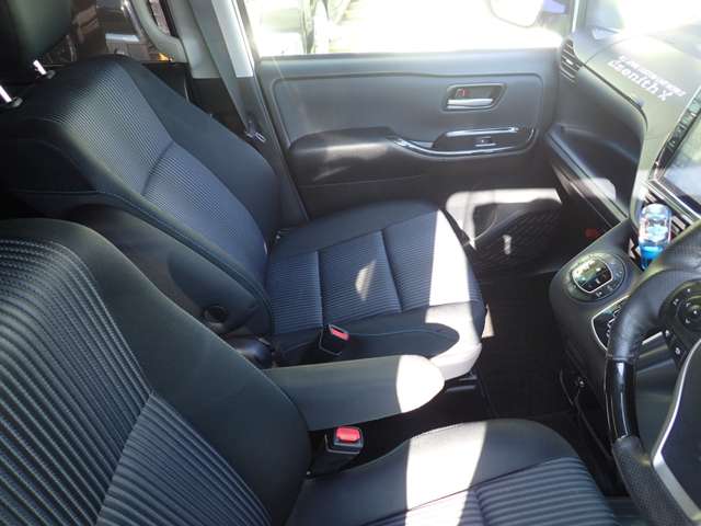 トヨタ ヴォクシー ２．０ ＺＳ H27年 (近畿) 99