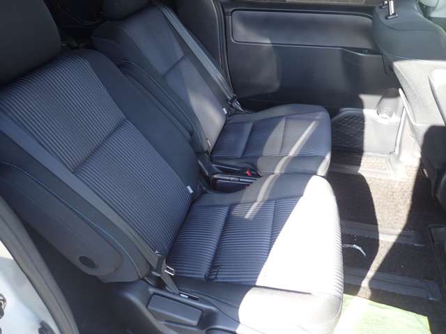 トヨタ ヴォクシー ２．０ ＺＳ H27年 (近畿) 99