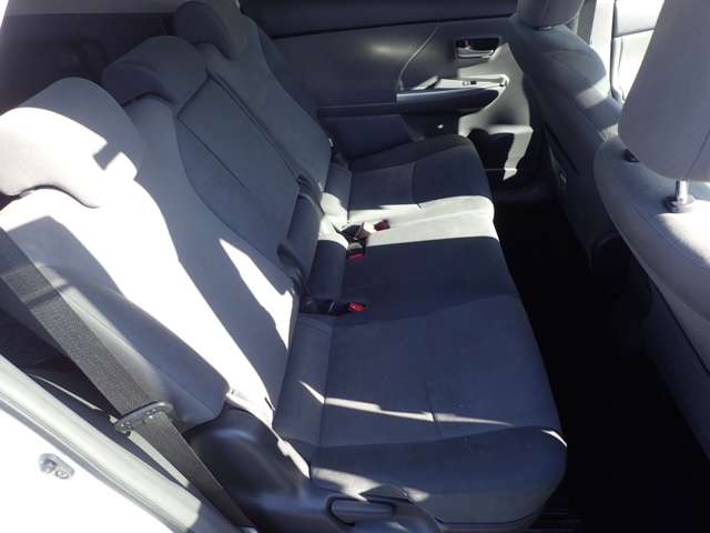 トヨタ プリウスΑ １．８ Ｓ H24年 (近畿) 99