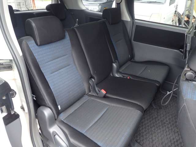 トヨタ ヴォクシー ２．０ ＺＳ ストリートビレット H19年 (近畿) 99
