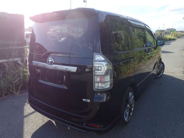 トヨタ ヴォクシー ２．０ ＺＳ 煌 H23年 (近畿) 99