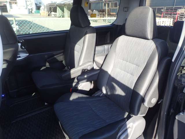 トヨタ ヴォクシー ２．０ ＺＳ 煌 H23年 (近畿) 99