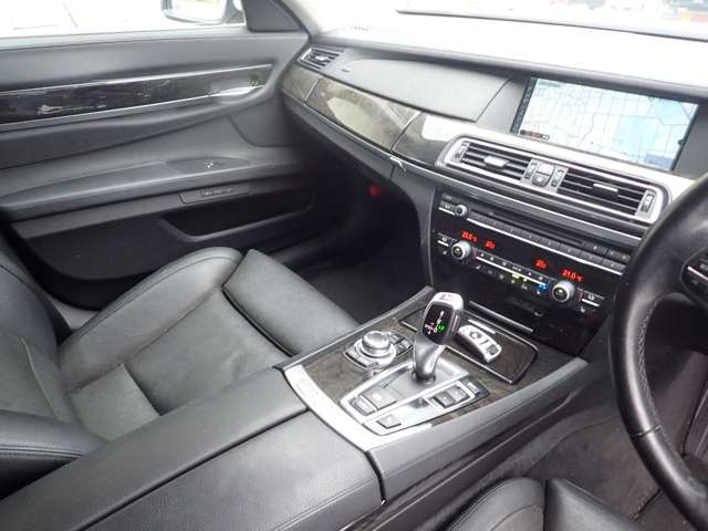 ＢＭＷ ７シリーズ ７４０ｉ H24年 (近畿) 99