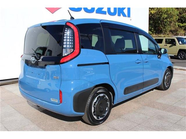 トヨタ シエンタ　ハイブリッド ハイブリッド １．５ Ｚ R4年 (中国) 99