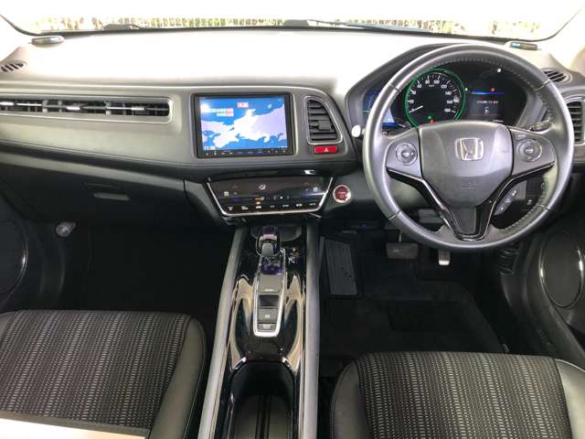 ホンダ ヴェゼル １．５ ハイブリッド Ｚ H27年 (近畿) 99