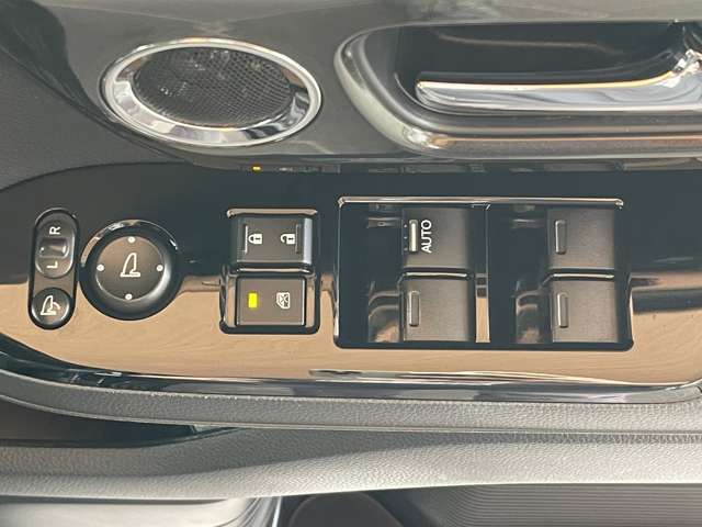 ホンダ Ｎ　ＢＯＸ カスタム ６６０ Ｇ Ｌ ホンダセンシング H30年 (近畿) 99