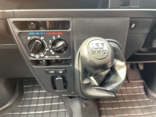 ダイハツ ハイゼットカーゴ ６６０ クルーズターボ ハイルーフ ４ＷＤ H29年 (九州・沖縄) 99
