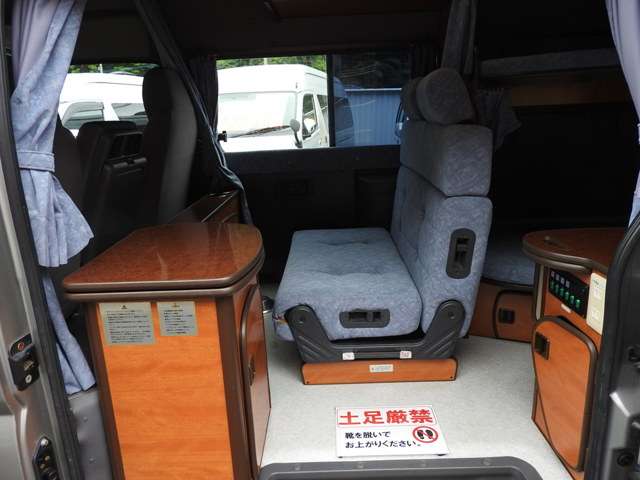日産 キャラバンバン キャンピングＲＶビックフット製アルカティア H15年 (九州・沖縄) 99