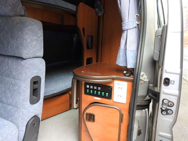 日産 キャラバンバン キャンピングＲＶビックフット製アルカティア H15年 (九州・沖縄) 99