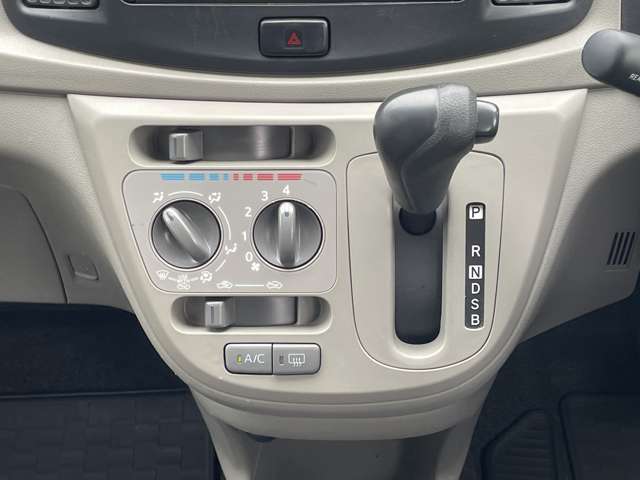 ダイハツ ミラ　イース ６６０ ＬＦ ４ＷＤ H28年 (九州・沖縄) 99