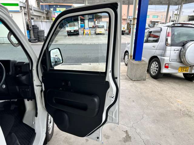 ダイハツ ハイゼットカーゴ ６６０ デラックス ＳＡＩＩＩ ハイルーフ R4年 (九州・沖縄) 99