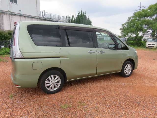 日産 セレナ ２．０ ２０Ｇ ４ＷＤ H23年 (東海) 99