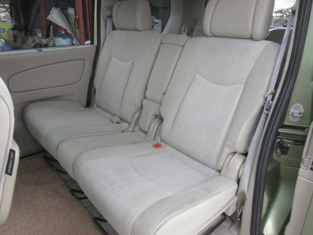 日産 セレナ ２．０ ２０Ｇ ４ＷＤ H23年 (東海) 99