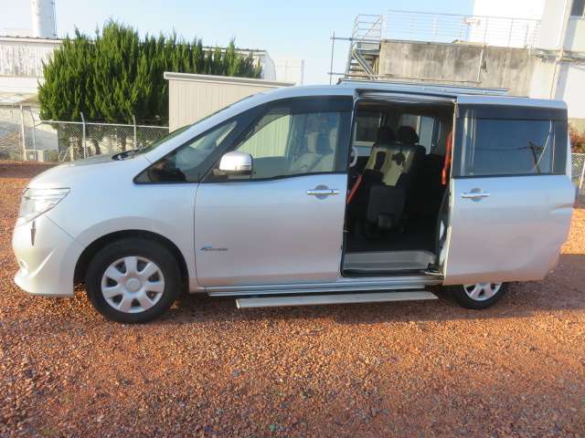 日産 セレナ ２．０ ２０Ｇ Ｓ－ＨＹＢＲＩＤ H26年 (東海) 99