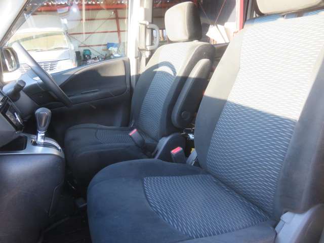 日産 セレナ ２．０ ２０Ｇ Ｓ－ＨＹＢＲＩＤ H26年 (東海) 99