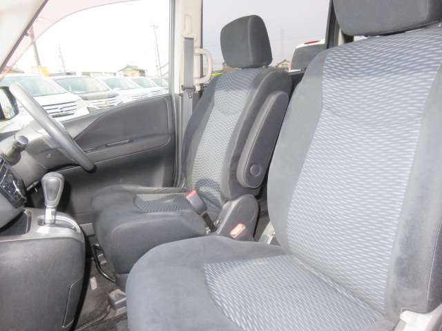 日産 セレナ ２．０ ２０Ｘ ４ＷＤ H23年 (東海) 99