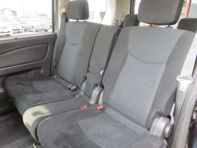 日産 セレナ ２．０ ２０Ｘ ４ＷＤ H23年 (東海) 99