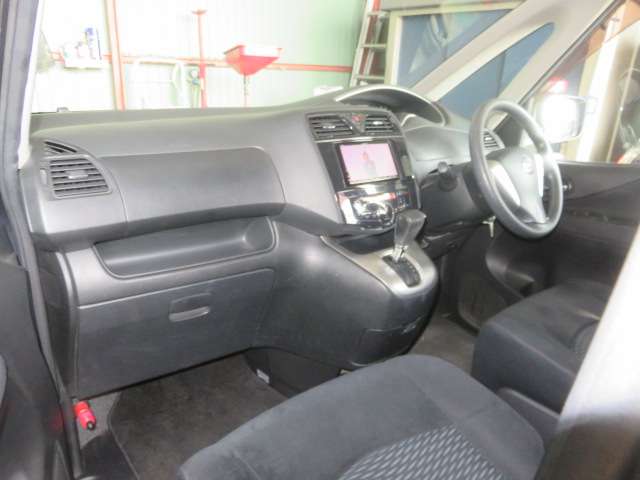 日産 セレナ ２．０ ２０Ｘ ４ＷＤ H23年 (東海) 99
