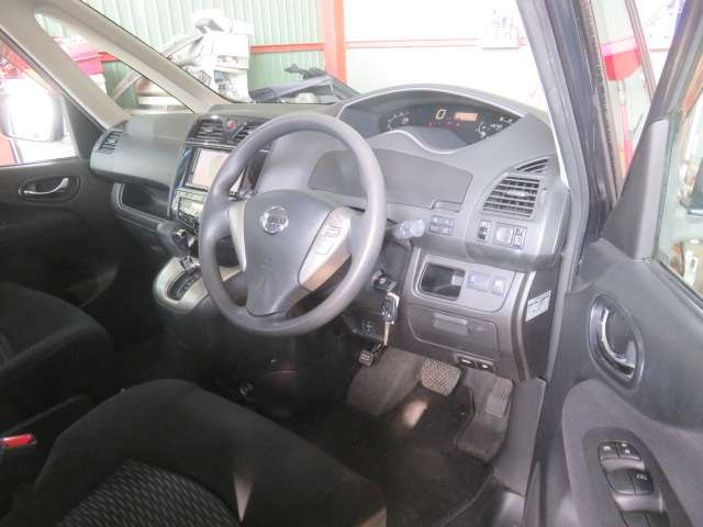 日産 セレナ ２．０ ２０Ｘ ４ＷＤ H23年 (東海) 99