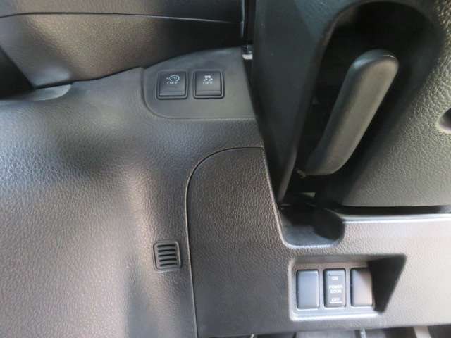 日産 セレナ ２．０ ２０Ｘ ４ＷＤ H23年 (東海) 99