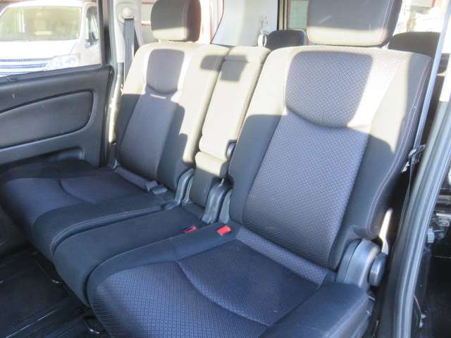 日産 セレナ ２．０ ハイウェイスター H23年 (東海) 99