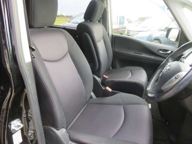 日産 セレナ ２．０ ハイウェイスター Ｓ－ＨＹＢＲＩＤ Ｖセレクション H25年 (東海) 99