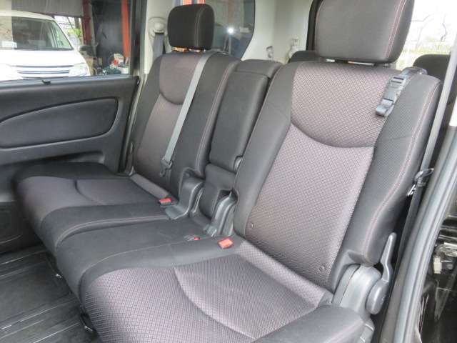 日産 セレナ ２．０ ハイウェイスター Ｓ－ＨＹＢＲＩＤ Ｖセレクション H25年 (東海) 99