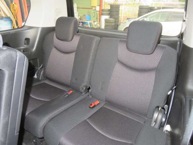 日産 セレナ ２．０ ハイウェイスター Ｓ－ＨＹＢＲＩＤ Ｖセレクション H25年 (東海) 99
