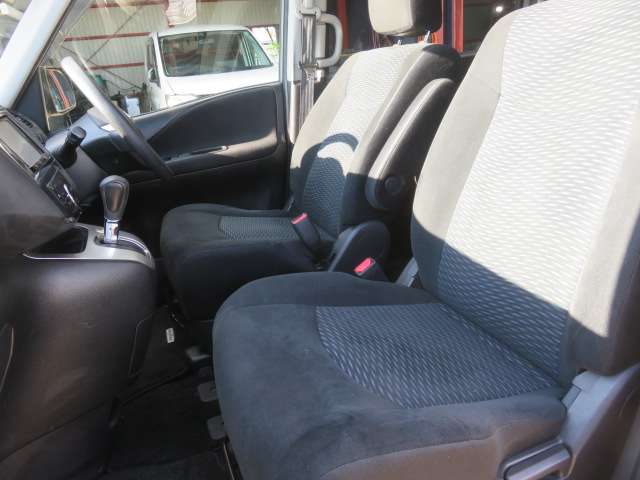 日産 セレナ ２．０ ２０Ｘ H24年 (東海) 99