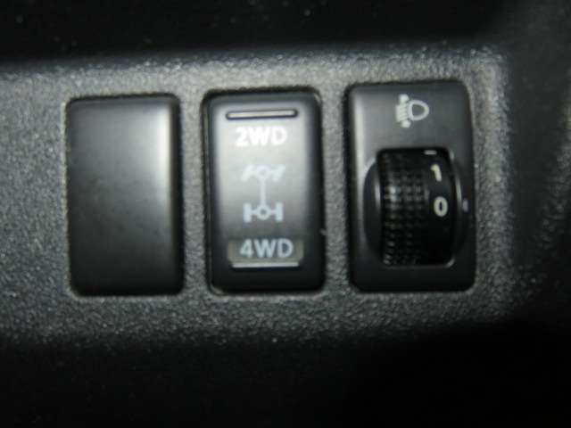 日産 マーチ １．２ １２Ｇ ＦＯＵＲ ４ＷＤ H24年 (東海) 99