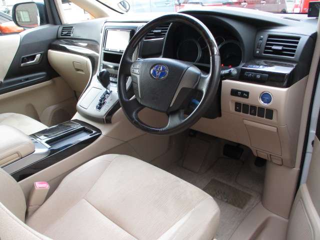 トヨタ アルファード　ハイブリッド ２．４ Ｘ ４ＷＤ H25年 (東海) 99