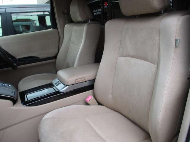 トヨタ アルファード　ハイブリッド ２．４ Ｘ ４ＷＤ H25年 (東海) 99