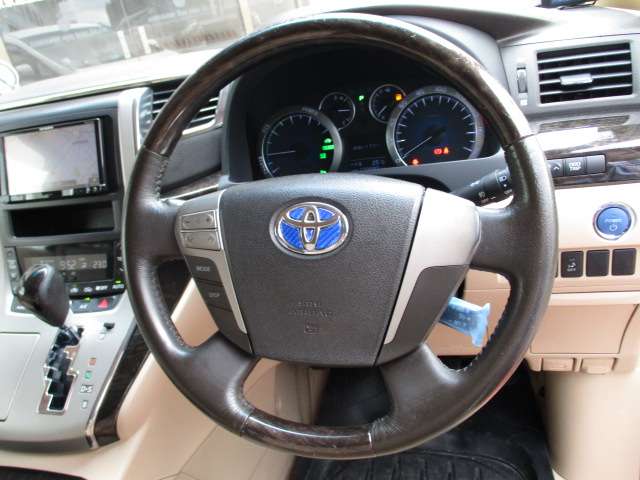 トヨタ アルファード　ハイブリッド ２．４ Ｘ ４ＷＤ H25年 (東海) 99