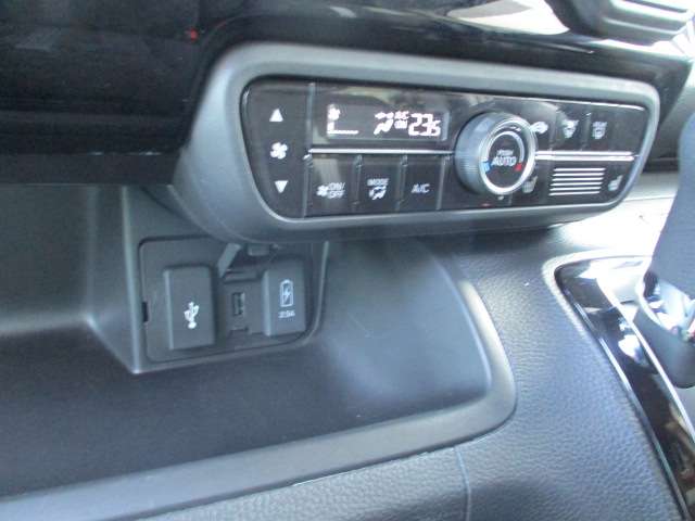 ホンダ Ｎ　ＢＯＸ カスタム ６６０ Ｌ R3年 (東海) 99
