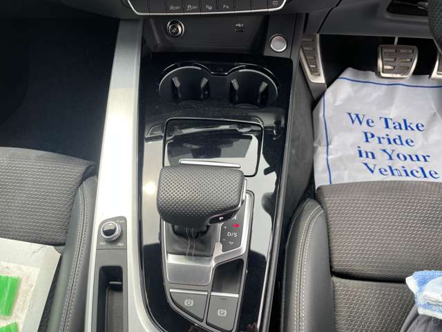 アウディ Ａ４　アバント ３５　ＴＦＳＩ　Ｓライン R3年 (東海) 99