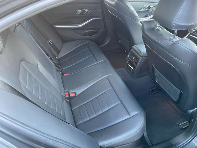 ＢＭＷ ３シリーズ ３２０ｉ　Ｍスポーツ R1年 (東海) 99