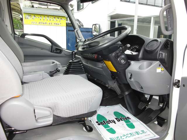 日野自動車 デュトロ パネルバン H29年 (東海) 99