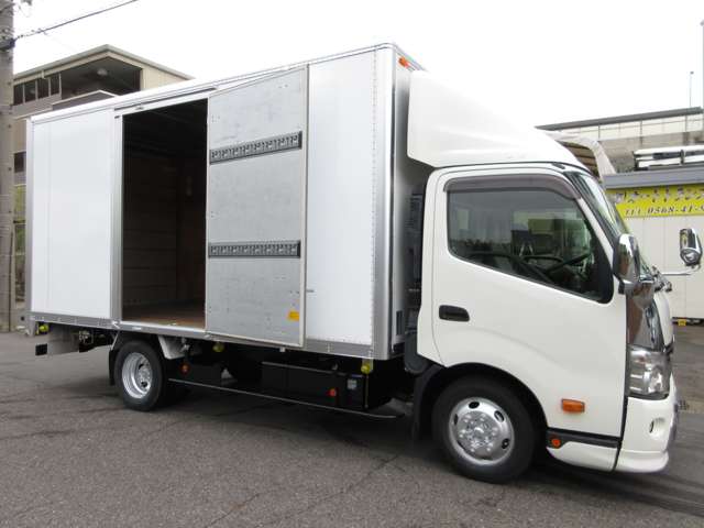 日野自動車 デュトロ パネルバン H29年 (東海) 99