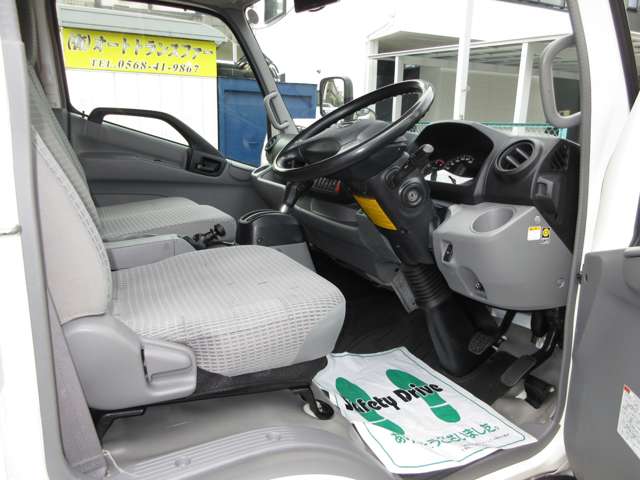 日野自動車 デュトロ パネルバン H30年 (東海) 99