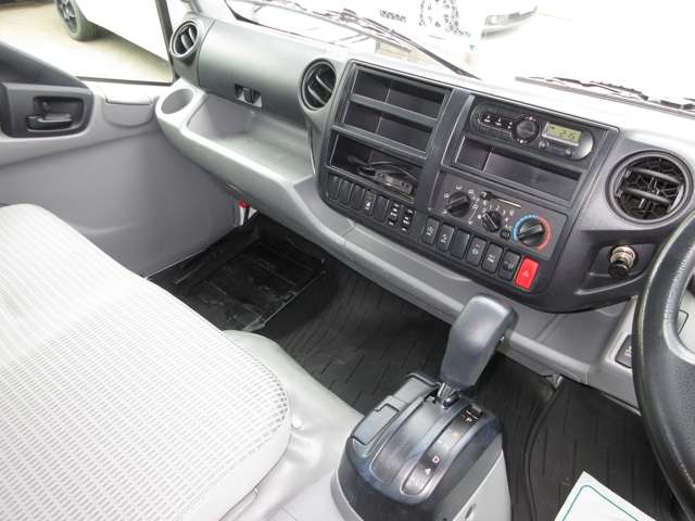 日野自動車 デュトロ パネルバン H30年 (東海) 99