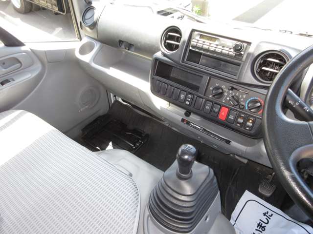日野自動車 デュトロ アルミバン H25年 (東海) 99