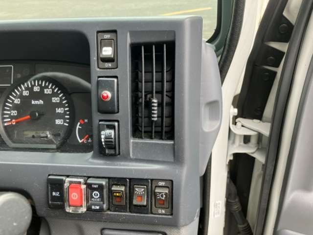 いすゞ エルフ ３．０ＤＴ H28年 (東海) 99