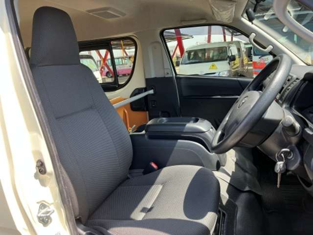 トヨタ ハイエースバン 幼児バス R1年 (東海) 99