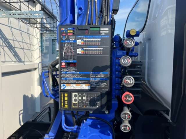 いすゞ エルフ ３．０ＤＴ R6年 (東海) 99