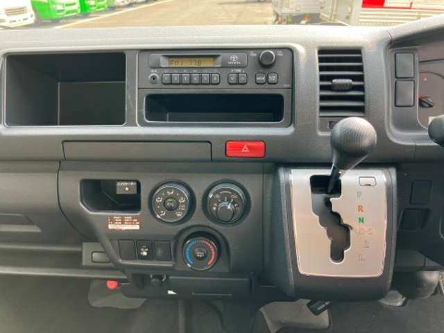 トヨタ ハイエースバン 幼児バス H26年 (東海) 99