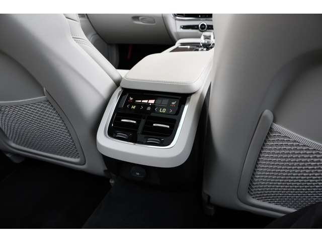 ボルボ Ｖ９０ Ｂ６ ＡＷＤ インスクリプション ４ＷＤ R3年 (東海) 99