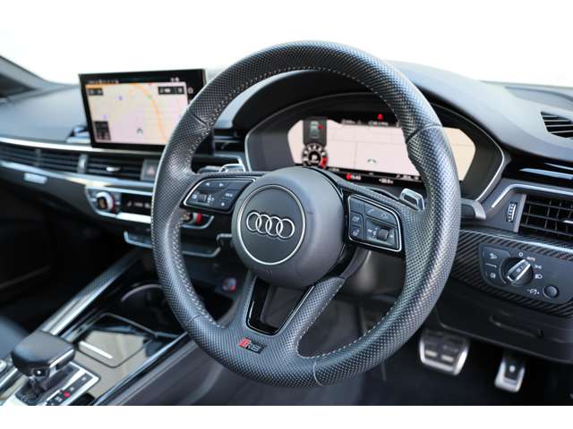 アウディ ＲＳ５　スポーツバック ２．９ ４ＷＤ R3年 (東海) 99