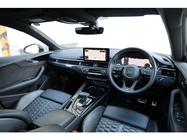 アウディ ＲＳ５　スポーツバック ２．９ ４ＷＤ R3年 (東海) 99