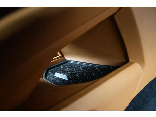 アストンマーティン ＤＢ１２ ４．０ R6年 (東海) 99